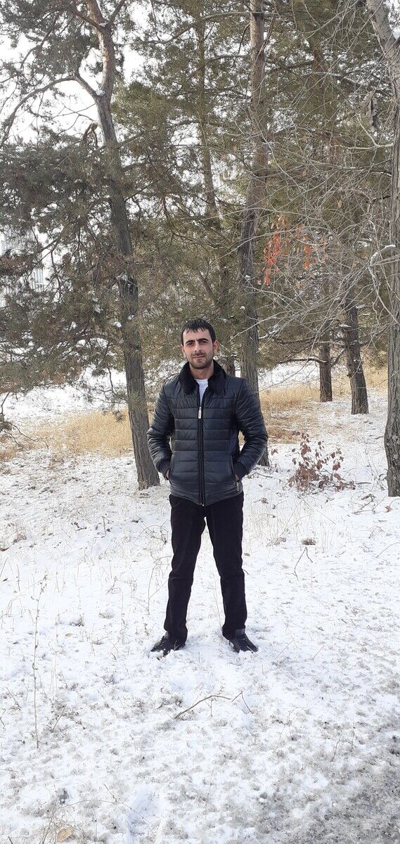  20967658  Armen, 40 ,    