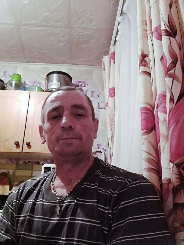 24590278  , 52 ,    