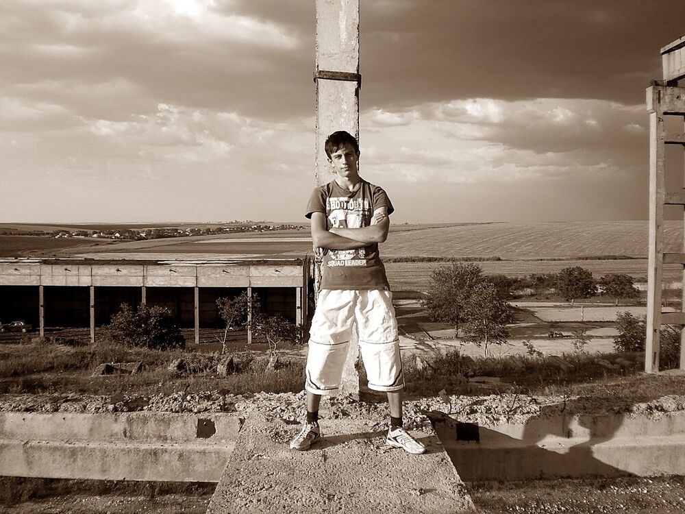  5918988  Eduard, 30 ,    