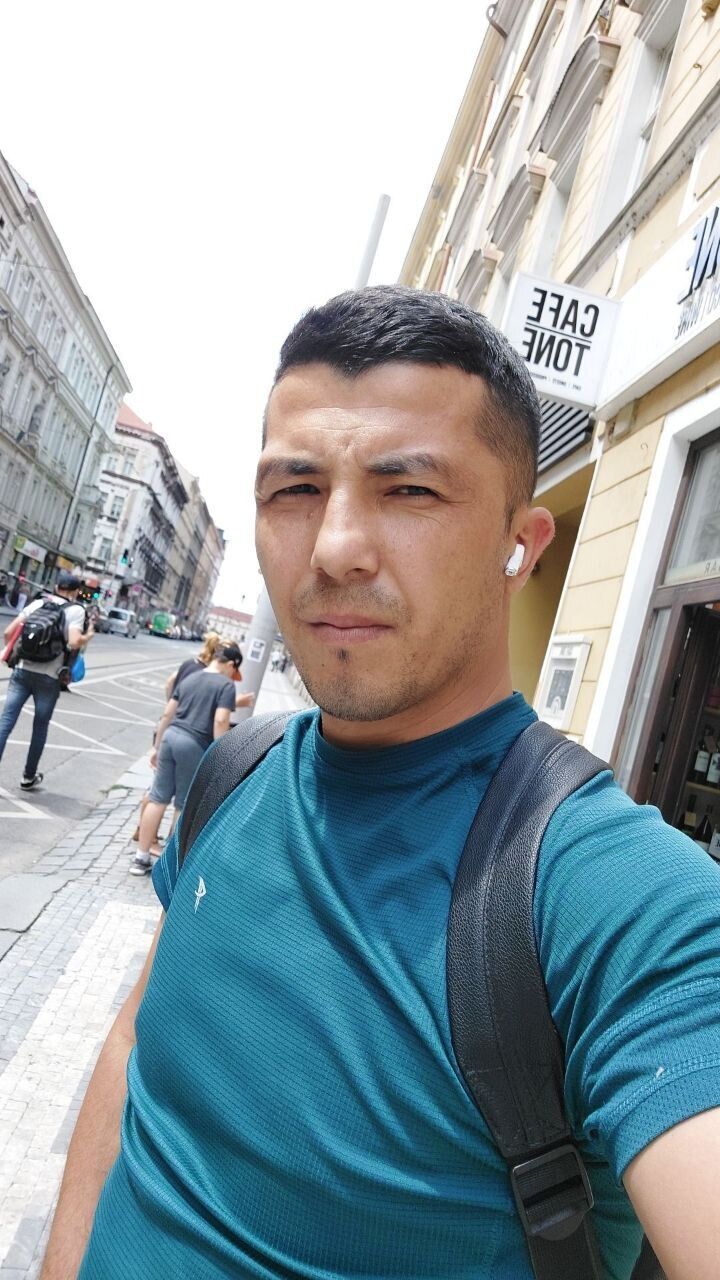  45324428  Erik, 35 ,    Praha