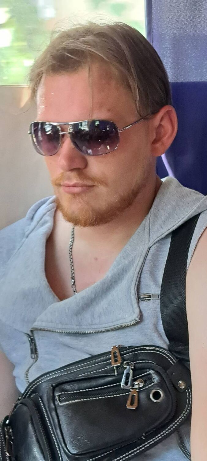  48100568  Bogdan, 28 ,    