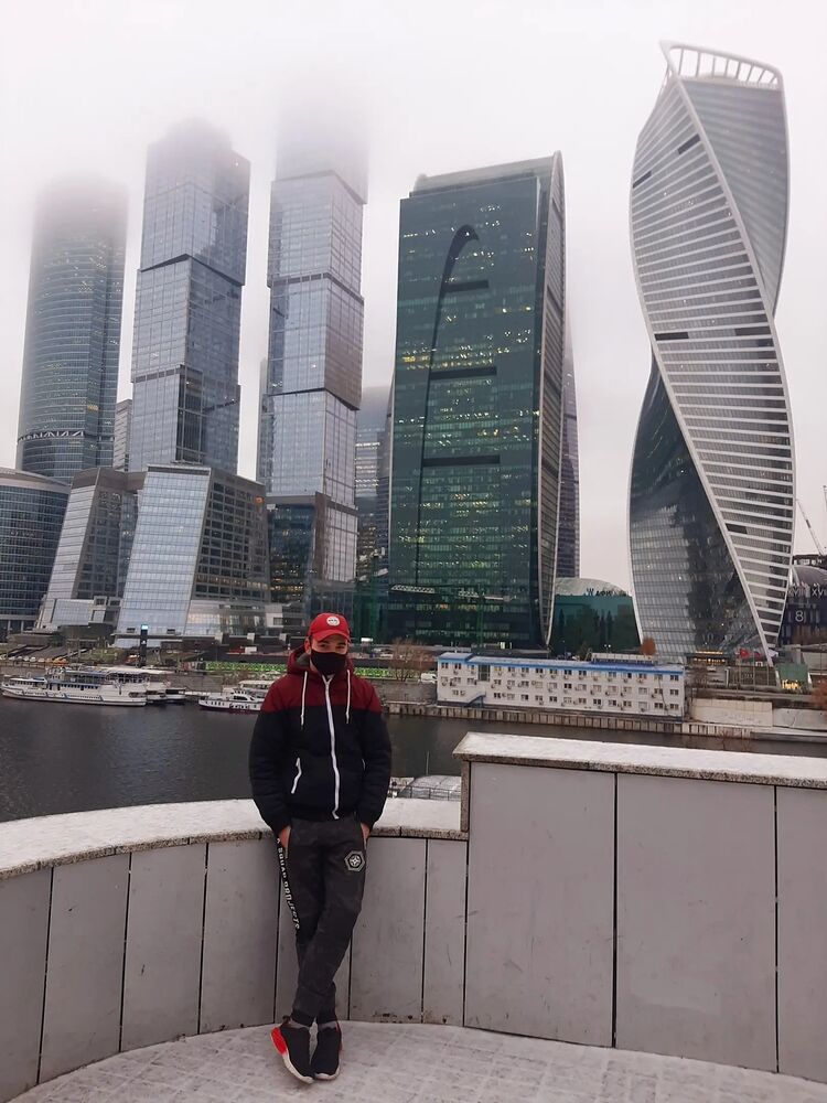  27623858  Konstantin, 26 ,    