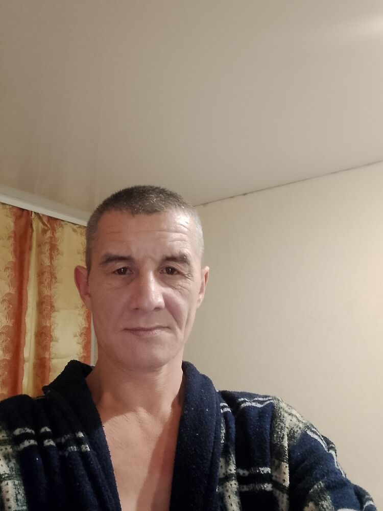  47483828  Airat, 46 ,    