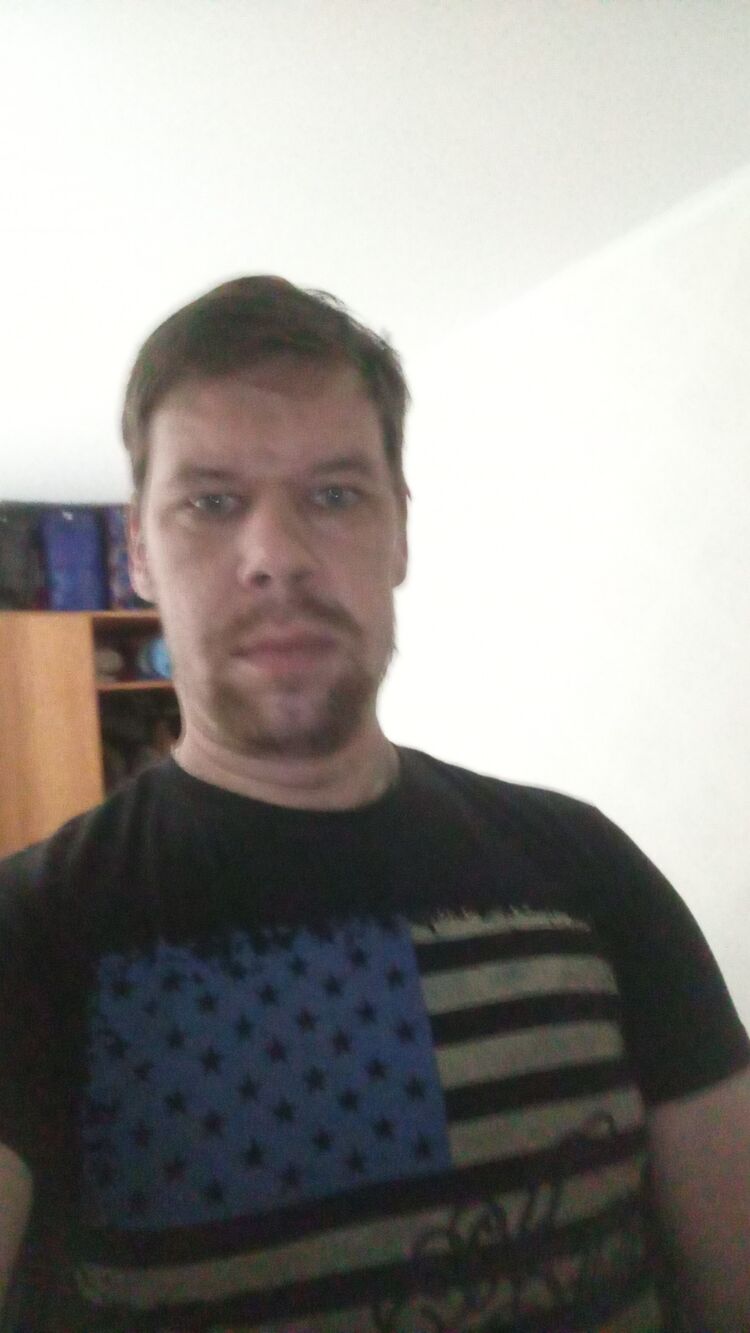  46909438  , 37 ,    