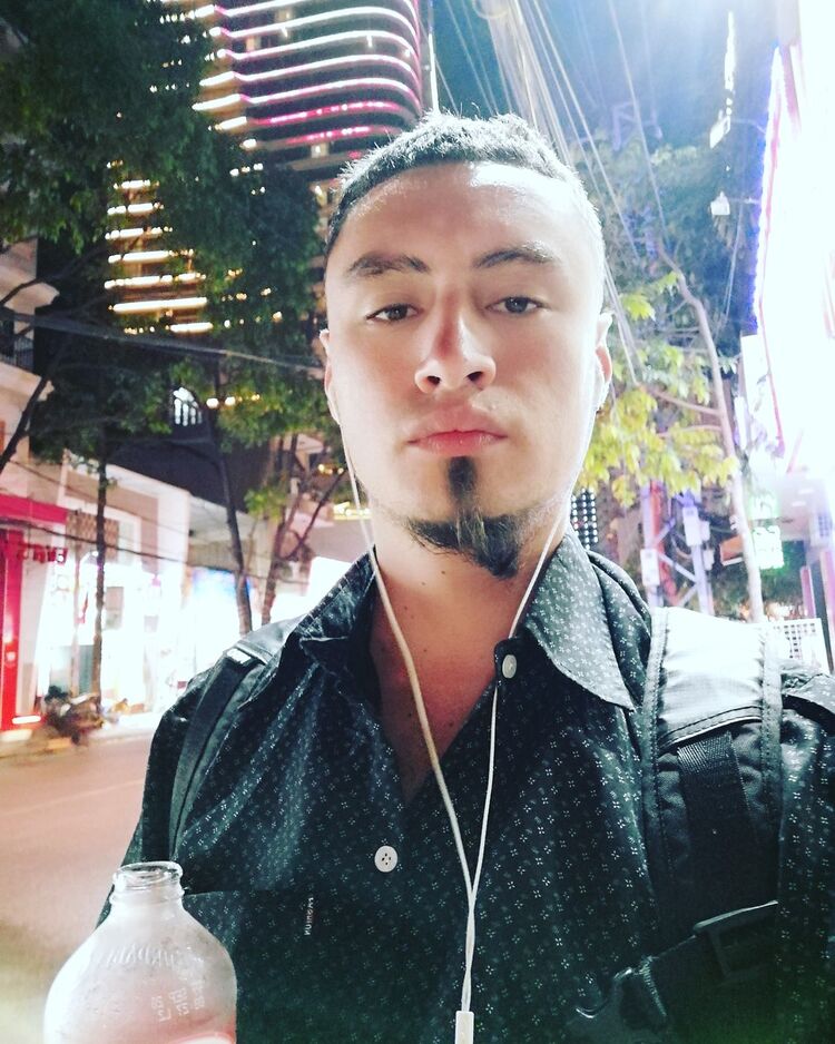  18857608  , 40 ,    -