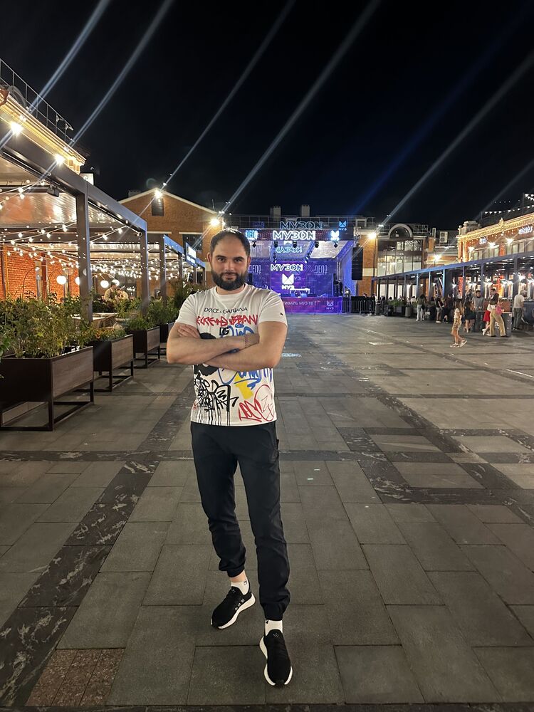  53440948  Vladi, 41 ,    