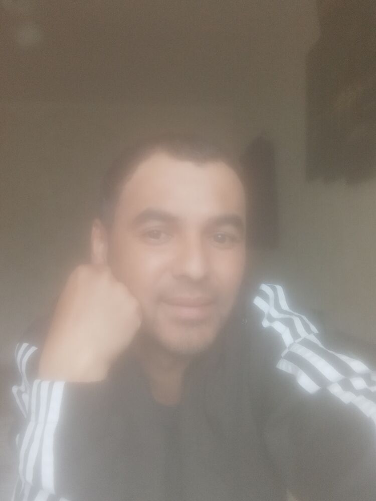  52053738  Mesut, 38 ,    