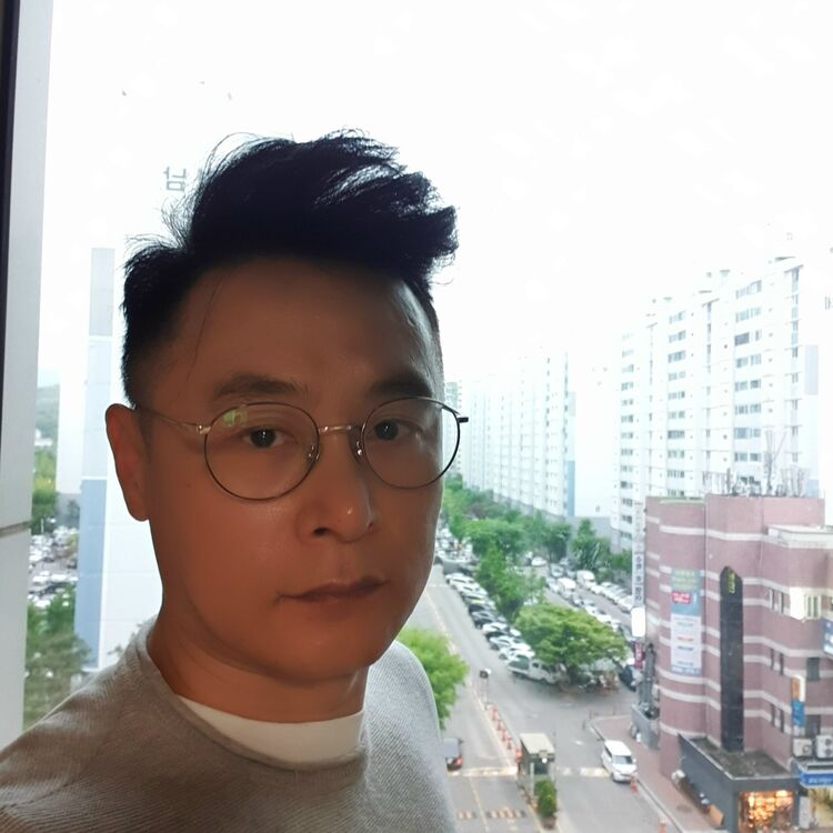  ,   Denis, 39 ,   ,   