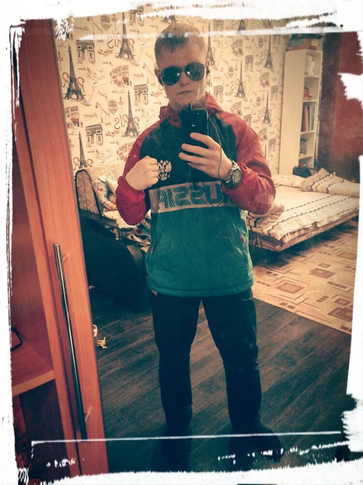  33269188  Stanislav, 32 ,    