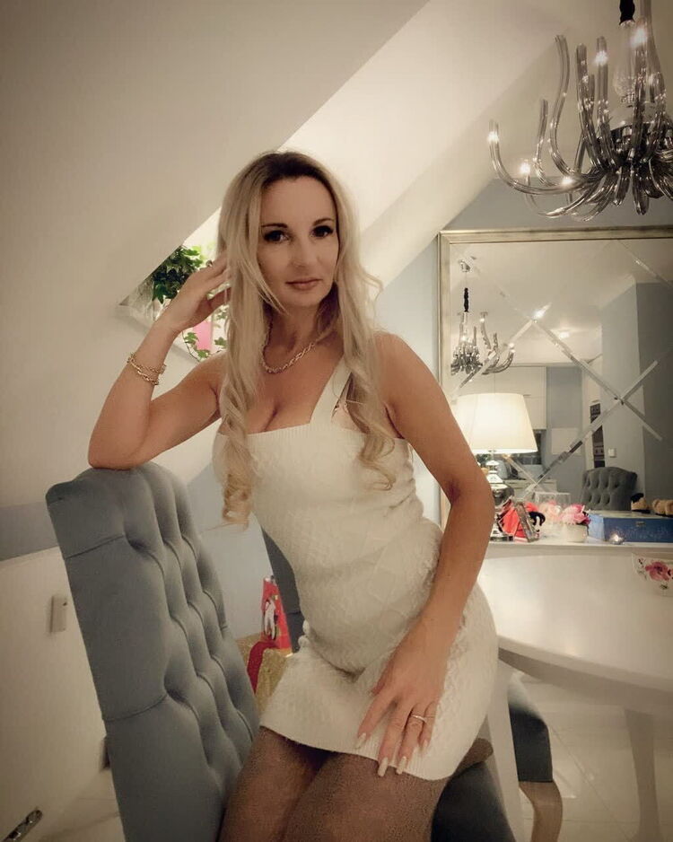  Lambeth,   Alisa, 38 ,   ,   