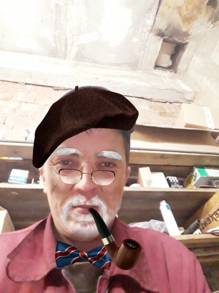  16025038  Pavel, 38 ,    