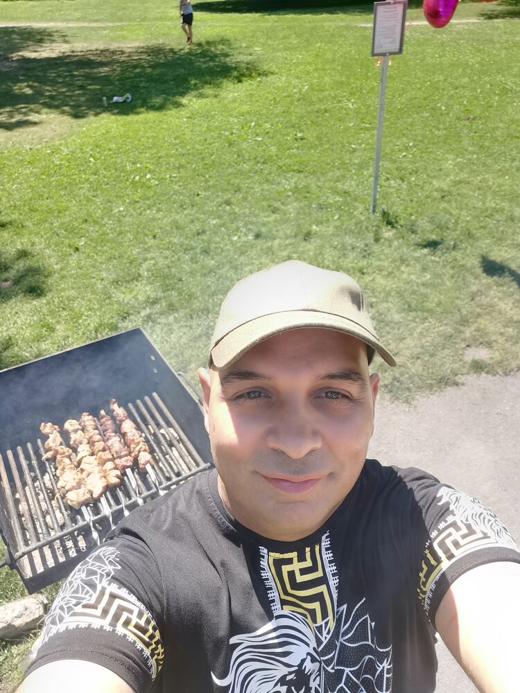  29013398  Aleksandar, 47 ,    -