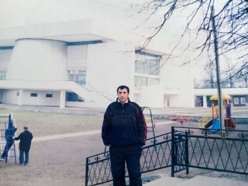  48301738  Mukhammad, 41 ,    