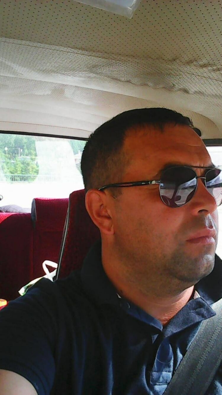  ,   Tolik, 48 ,     