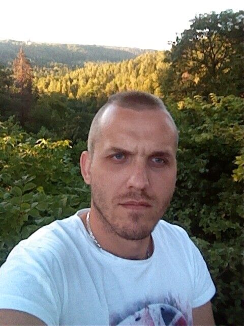  ,   Uldis, 37 ,   ,   , c 