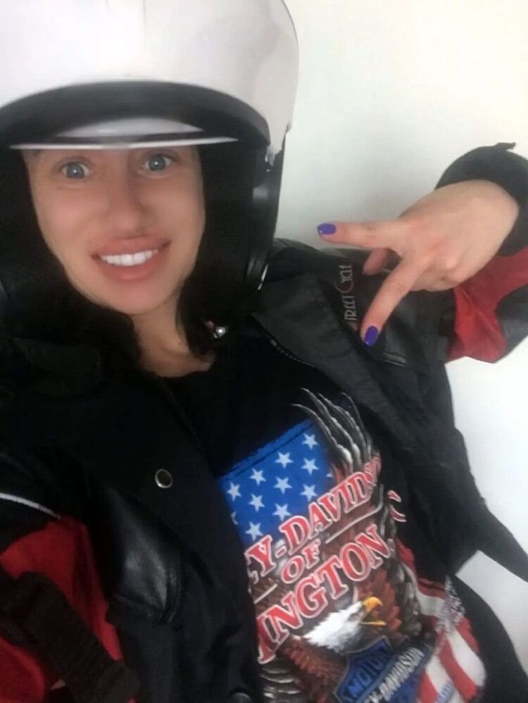  ,   Alexandra, 38 ,   ,   