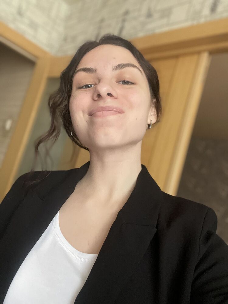  ,   Daria, 23 ,  
