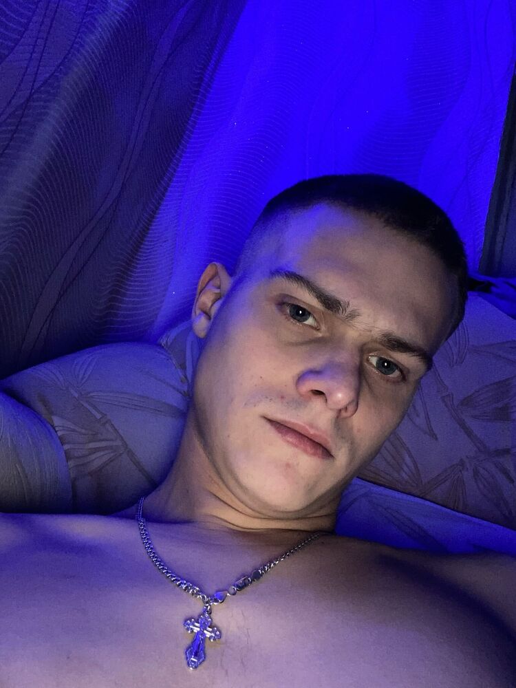  39630238  Ivan, 25 ,     
