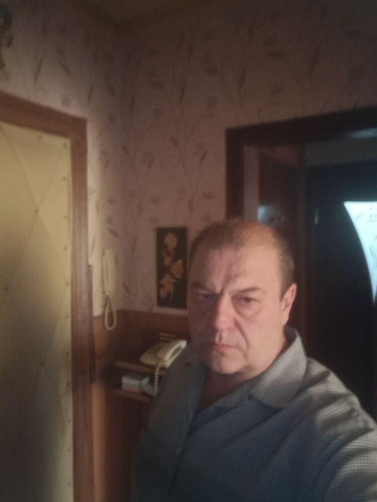  46710388  , 52 ,    