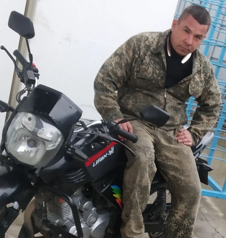  45043958  , 40 ,    