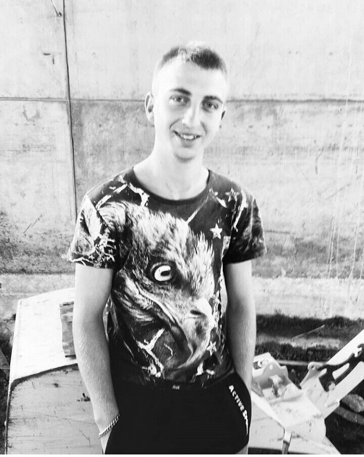  Kromeriz,   Yuriy, 25 ,   ,   , c 