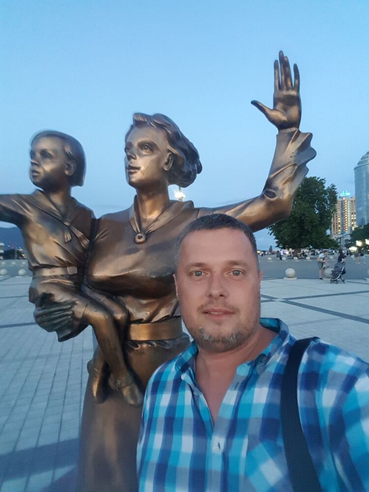  ,   Anton, 41 ,   ,   