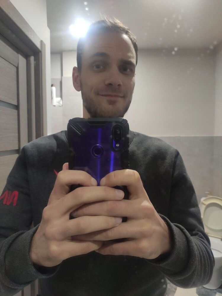 43385478  , 28 ,    