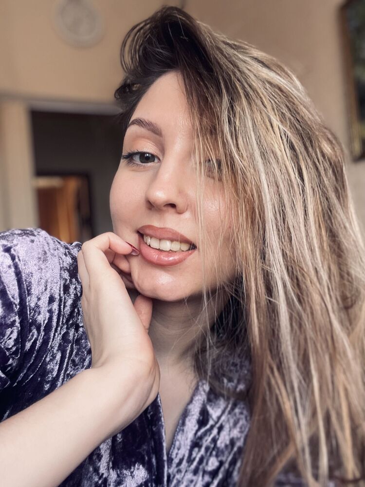  50168538  Viki, 23 ,    