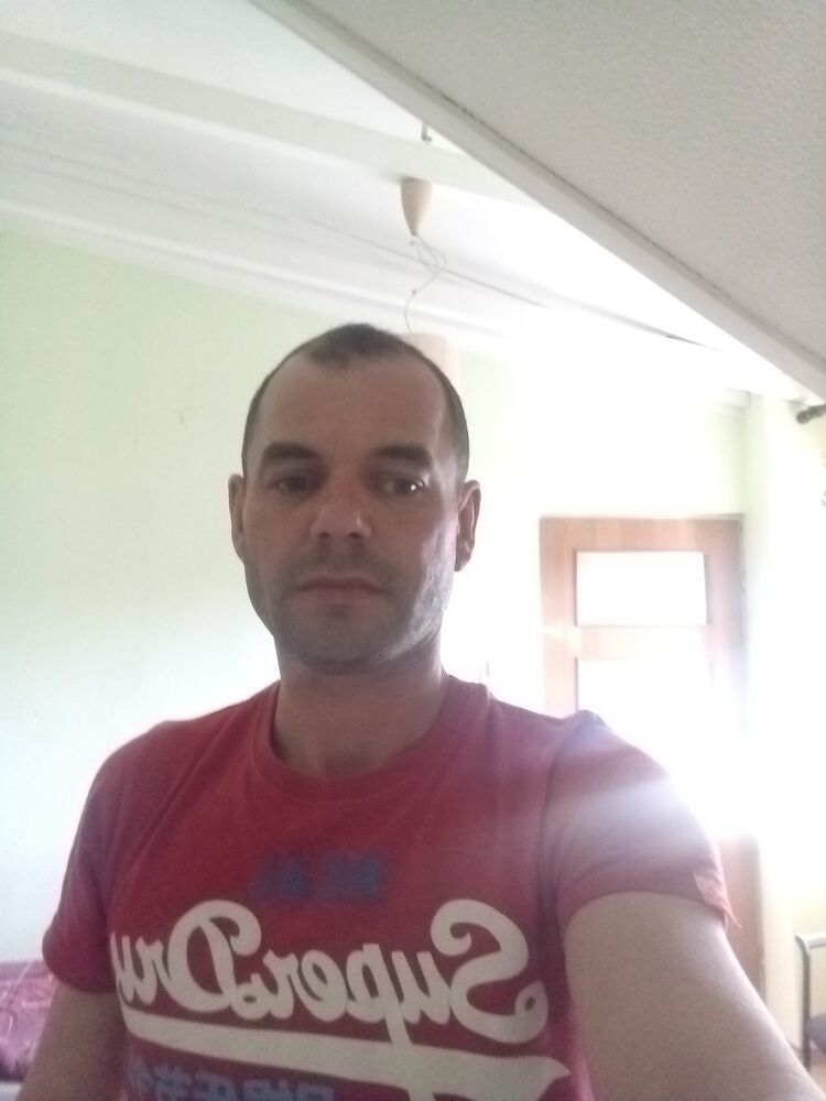  ,   Ruslan, 40 ,   ,   , c 