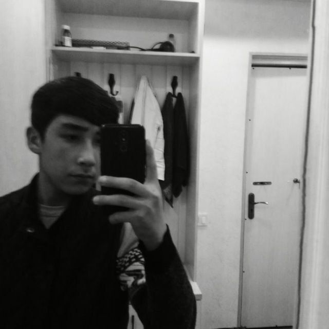  48237538  Abdulaziz, 24 ,    
