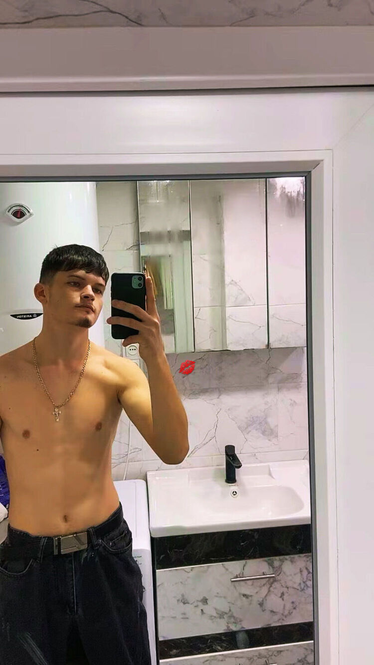 ���� 56076208 ����� Adelin, 18 ���, ���� ���������� � ��������