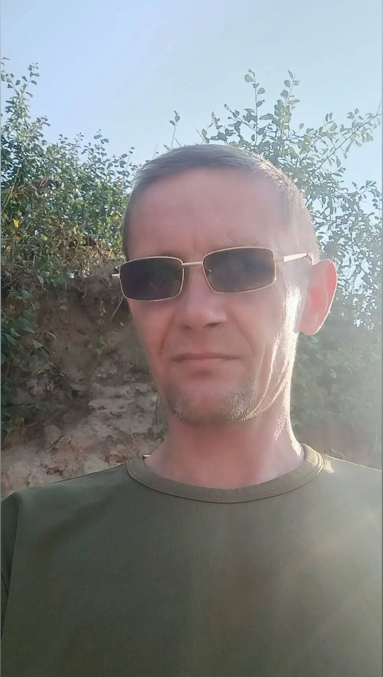  46538558  Slava, 44 ,    