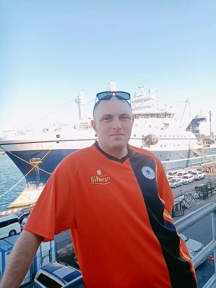  50952878  , 37 ,    -