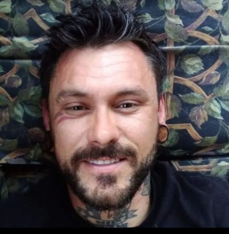  51228178  Tom, 32 ,    Skyland