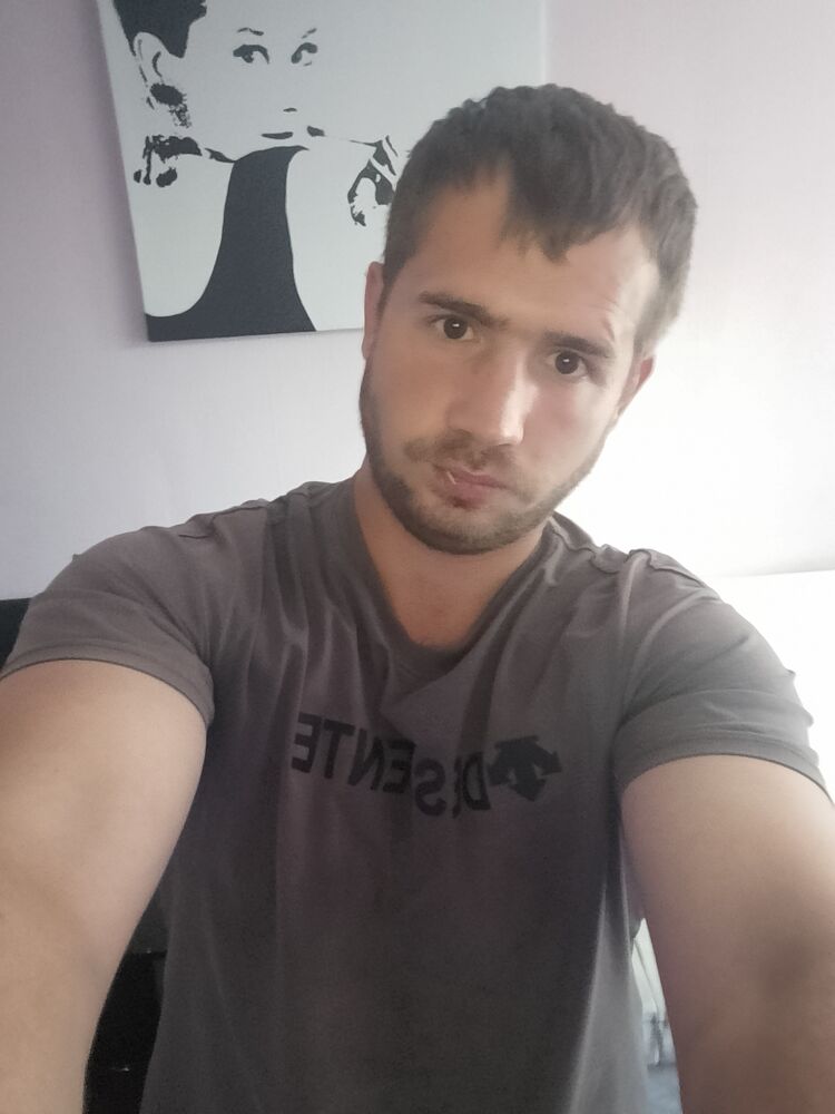  37704538  , 33 ,    