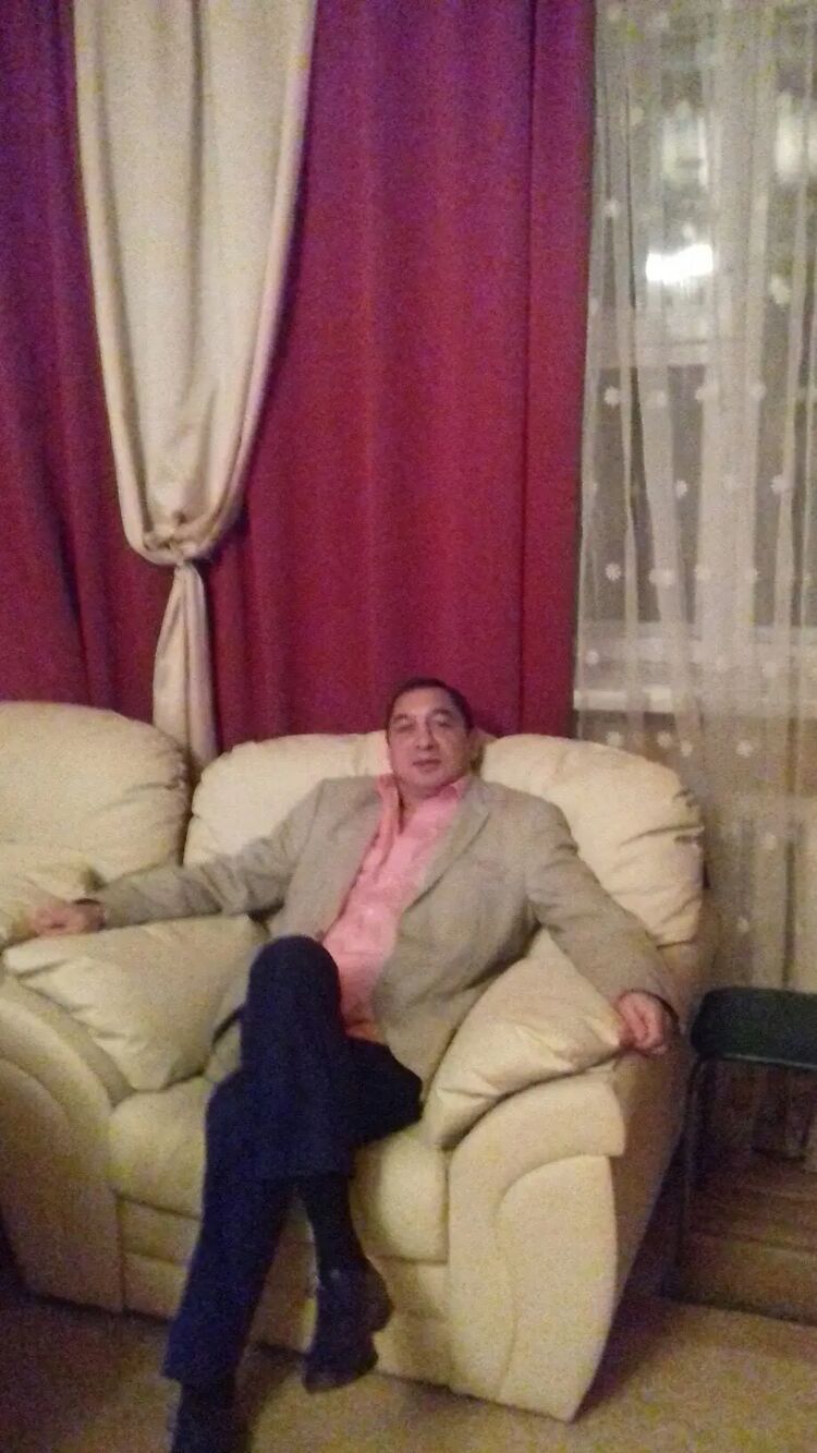  47790788  Viktor, 57 ,    