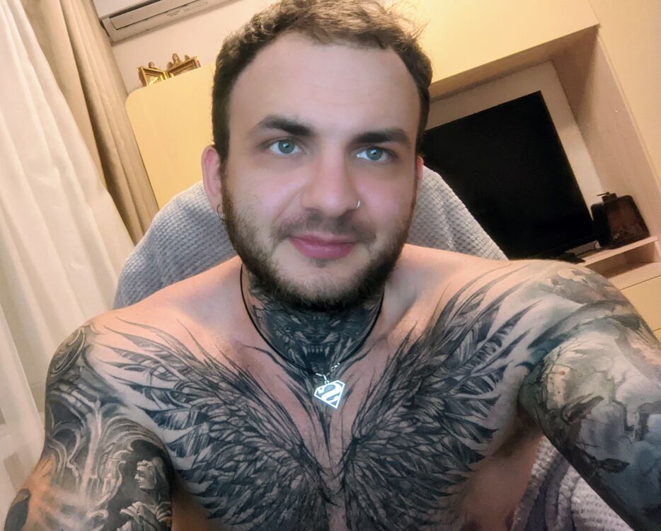  32332688  Ivan, 32 ,    
