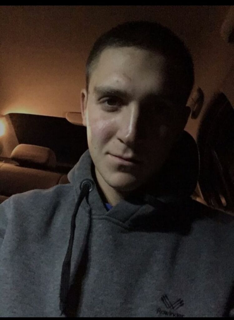  27497528  Denis, 27 ,    