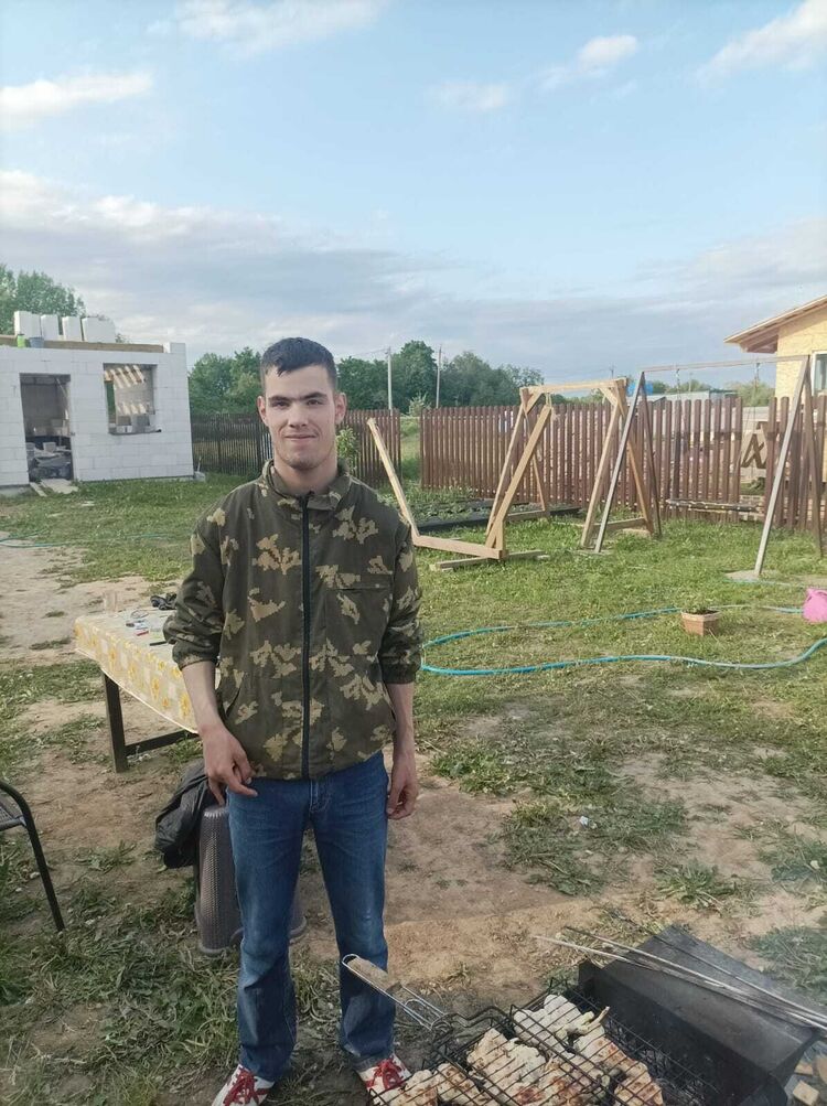  40621488  , 22 ,    