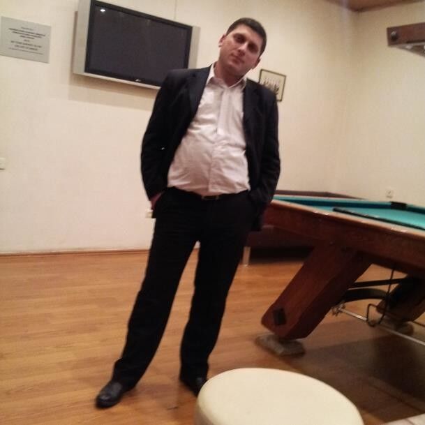  4106978  Luka, 44 ,    
