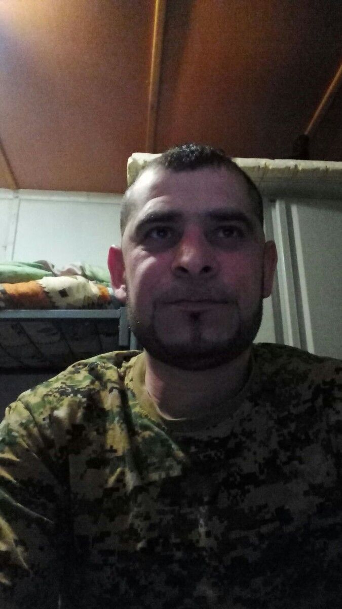  11938498  Mansur, 42 ,    
