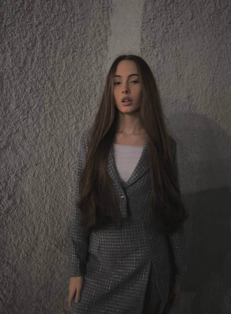  54348328  , 27 ,    -