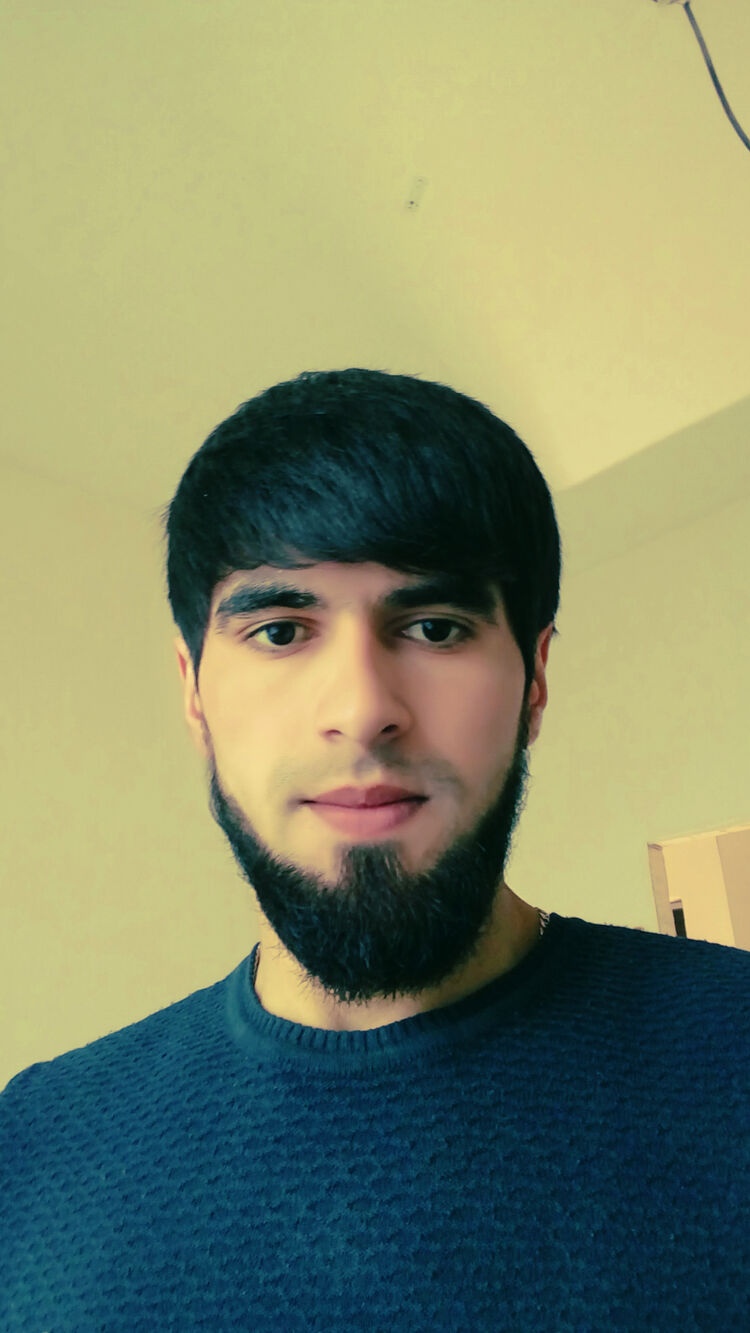  22798198  , 27 ,    -