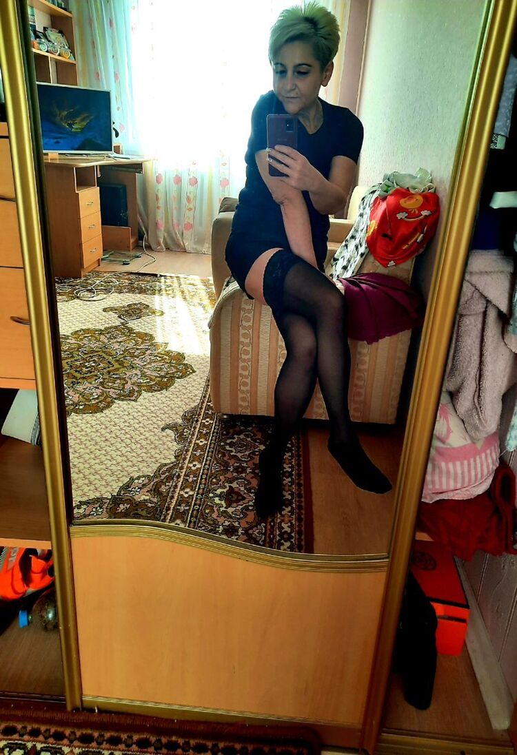 51509698  Elena, 47 ,    
