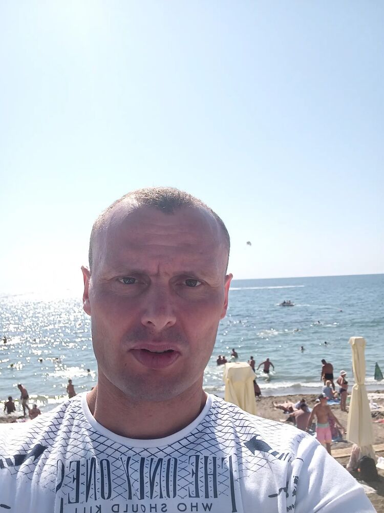  34014008  Mikhail, 41 ,    -