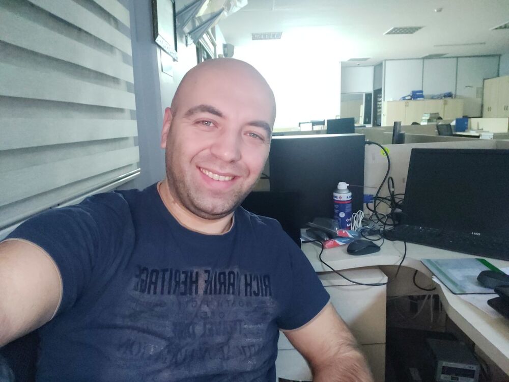  18189478  Omerhopayli, 42 ,    