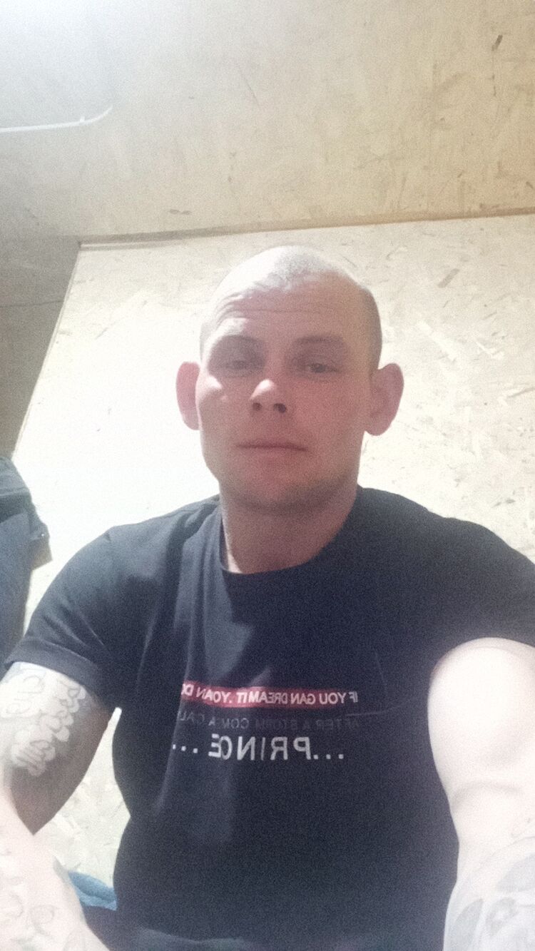  42556248  , 33 ,    