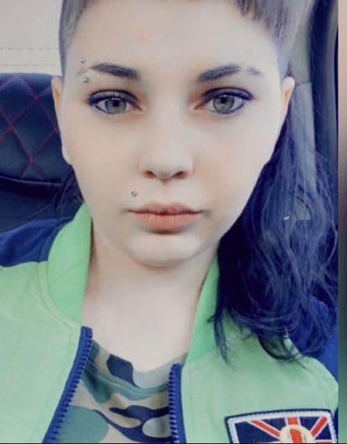  ,   Alexandra, 25 ,   ,   