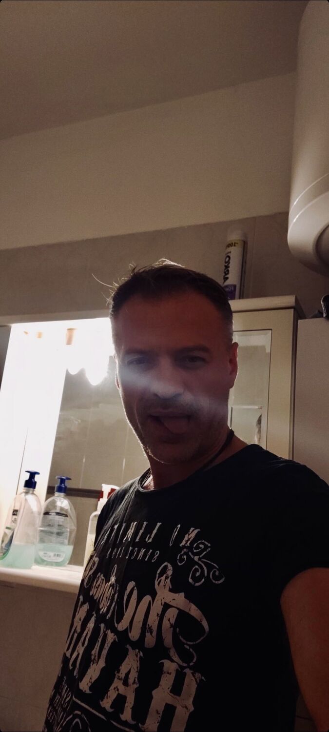 46579018  , 44 ,    
