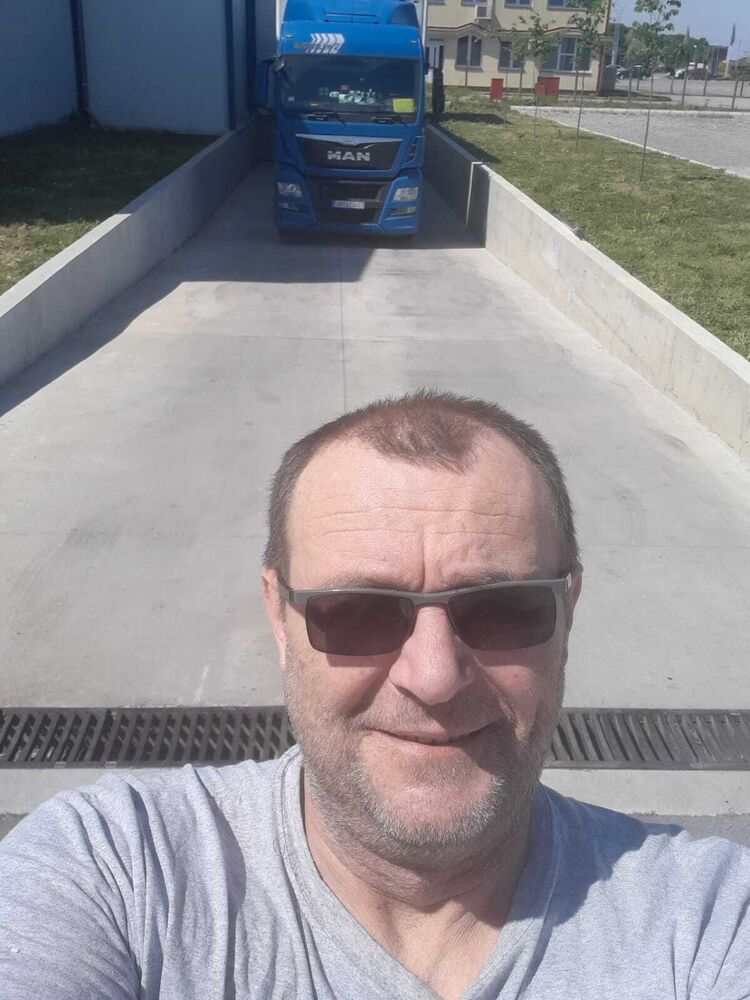  54475048  Goran, 51 ,    